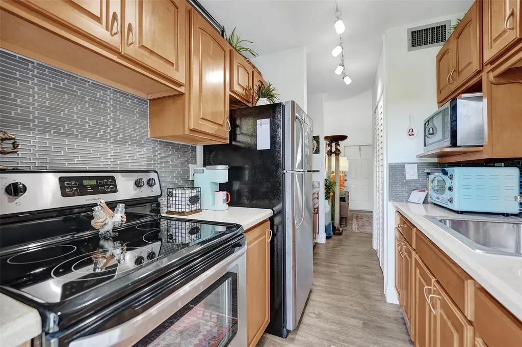 1055 SE 15th Street Fort Lauderdale FL 33316