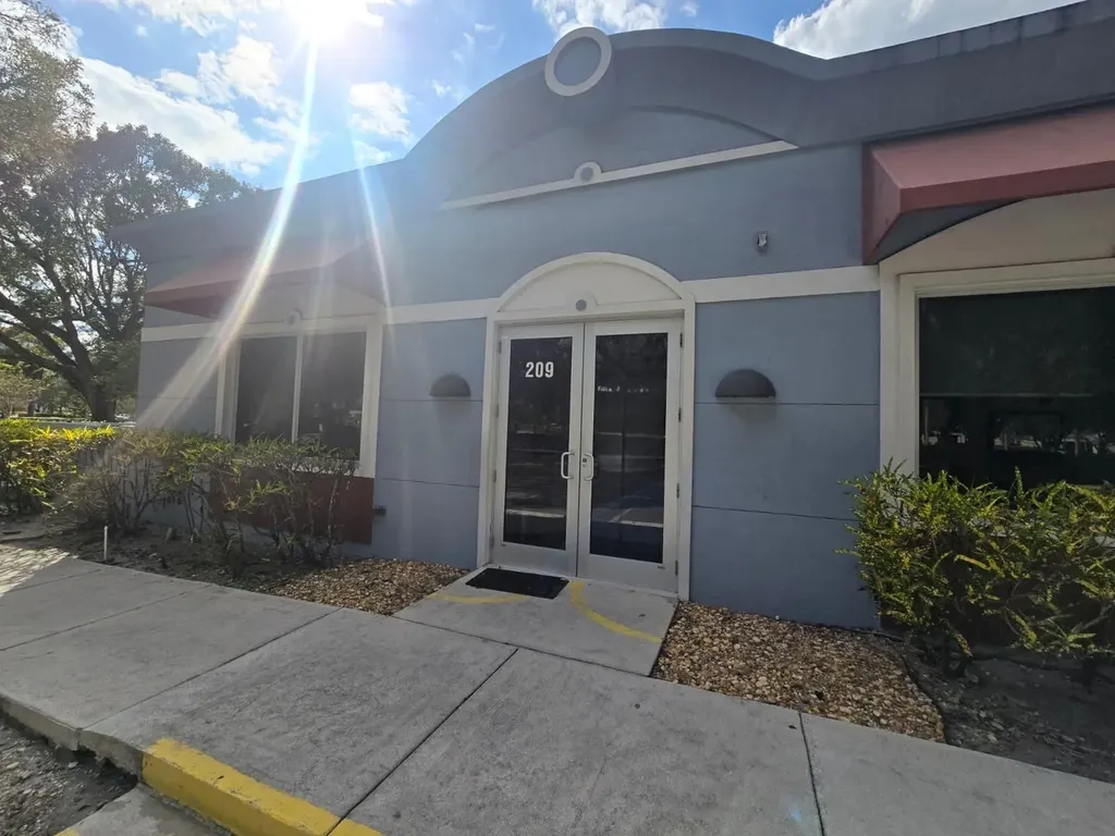 201 SW 84th Avenue Plantation FL 33324