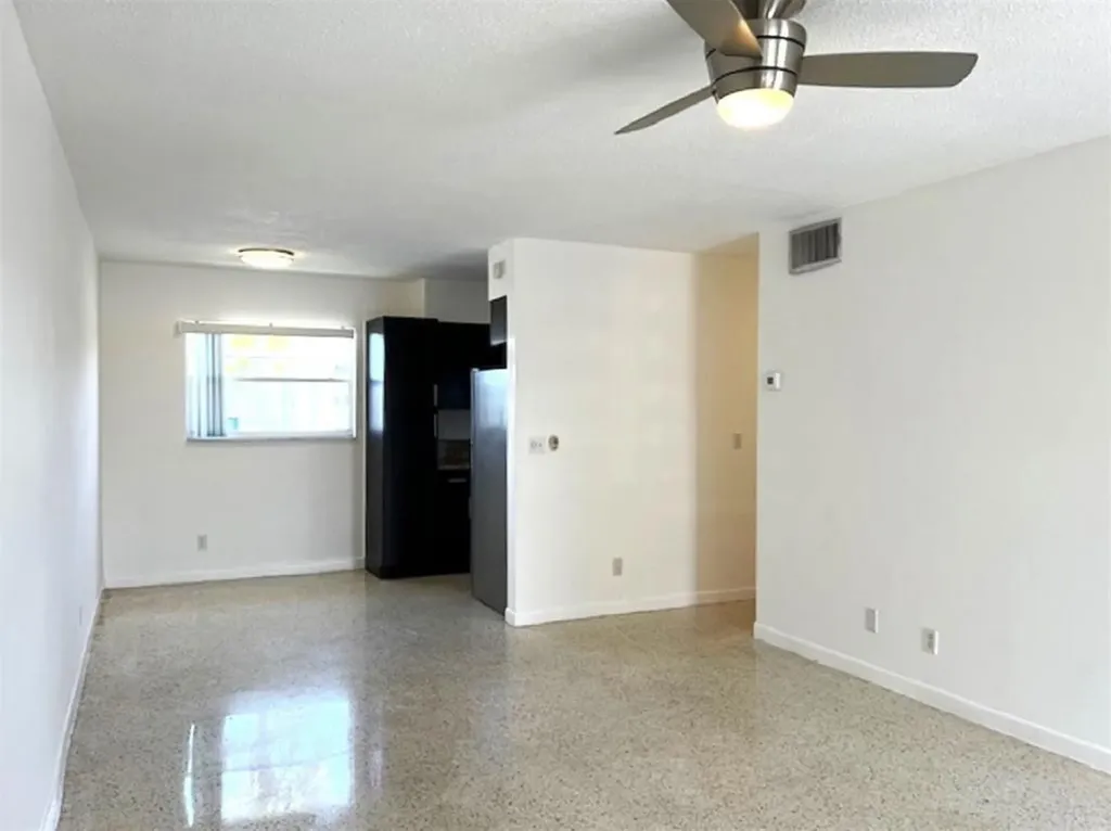 270 NE 40th Street Oakland Park FL 33334