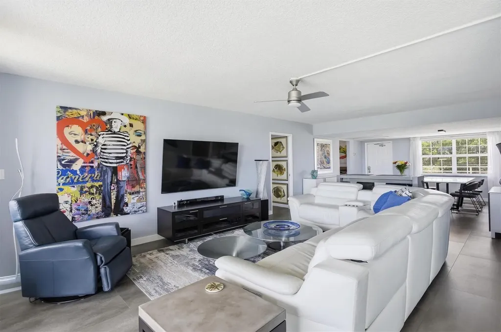 3850 Oaks Clubhouse Drive Pompano Beach FL 33069