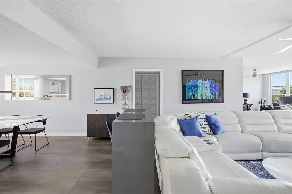 3850 Oaks Clubhouse Drive Pompano Beach FL 33069