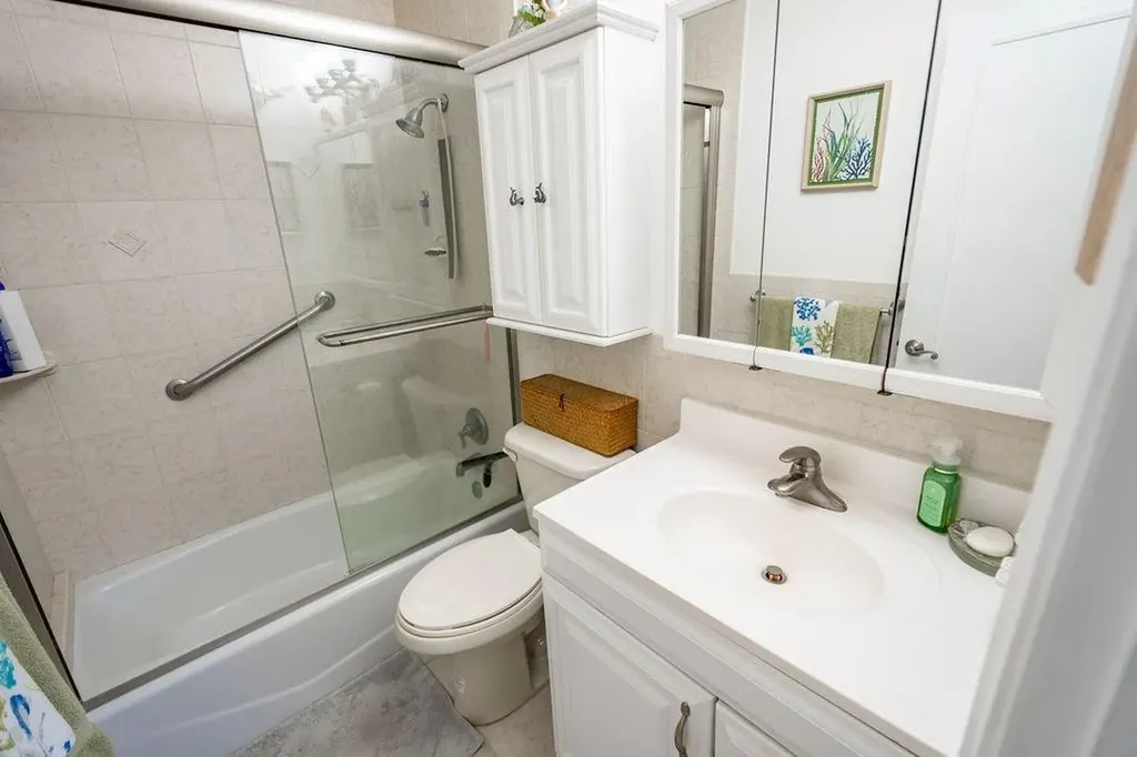 2100 NE 38th Street Lighthouse Point FL 33064