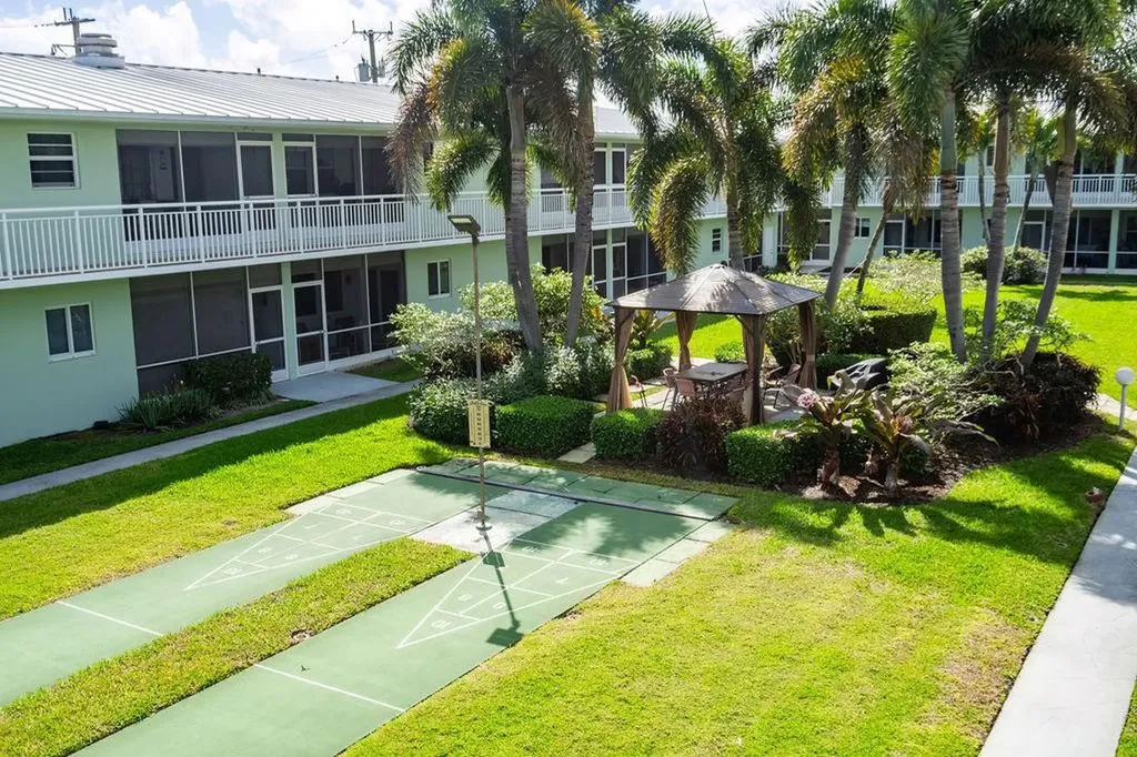2100 NE 38th Street Lighthouse Point FL 33064