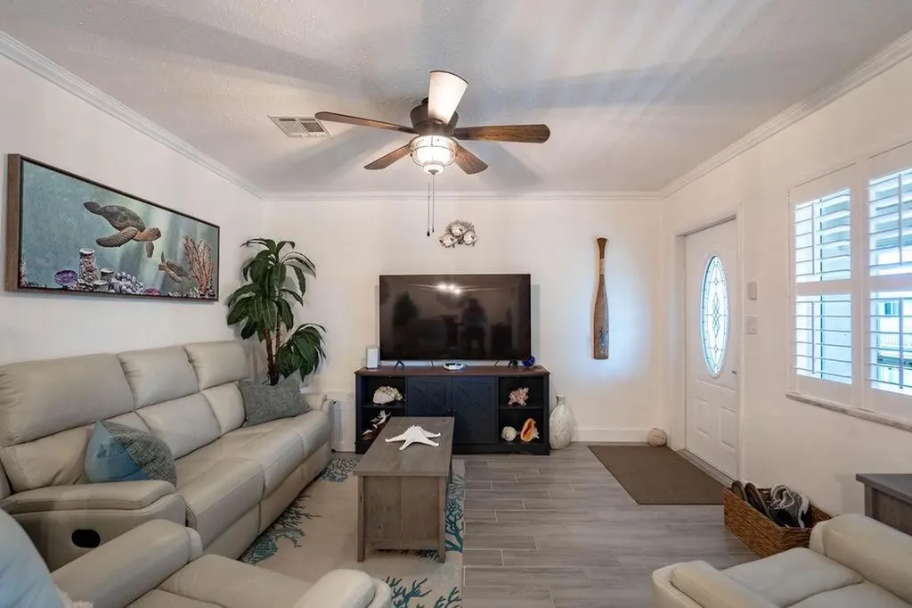 2100 NE 38th Street Lighthouse Point FL 33064