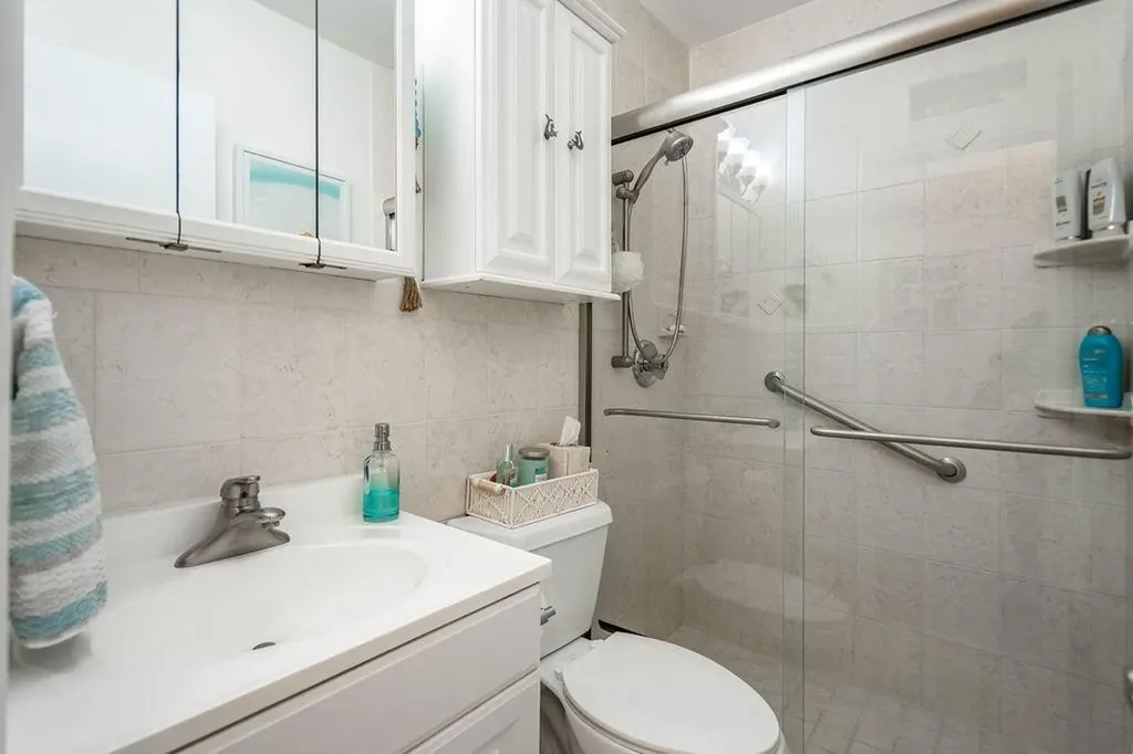 2100 NE 38th Street Lighthouse Point FL 33064