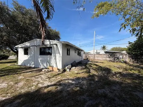 929 SW 10th Avenue Delray Beach FL 33444