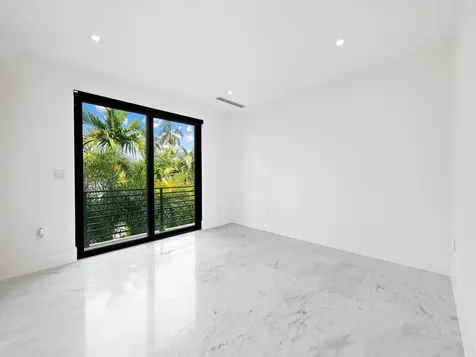 111 Fiesta Way Fort Lauderdale FL 33301