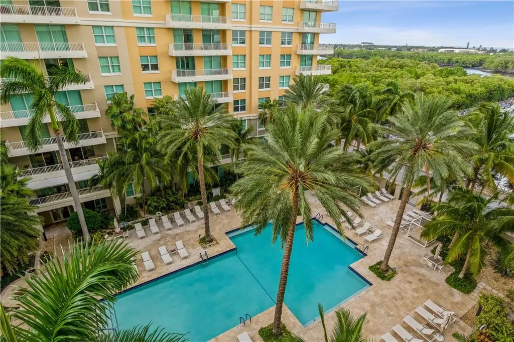 625 Casa Loma Boulevard Boynton Beach FL 33435