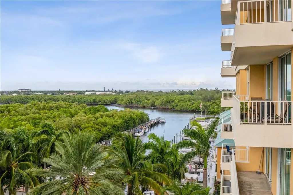 625 Casa Loma Boulevard Boynton Beach FL 33435