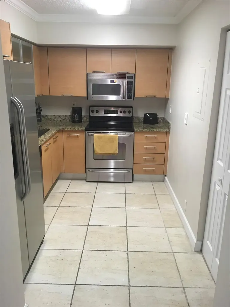 3300 NE 191st Street Aventura FL 33180