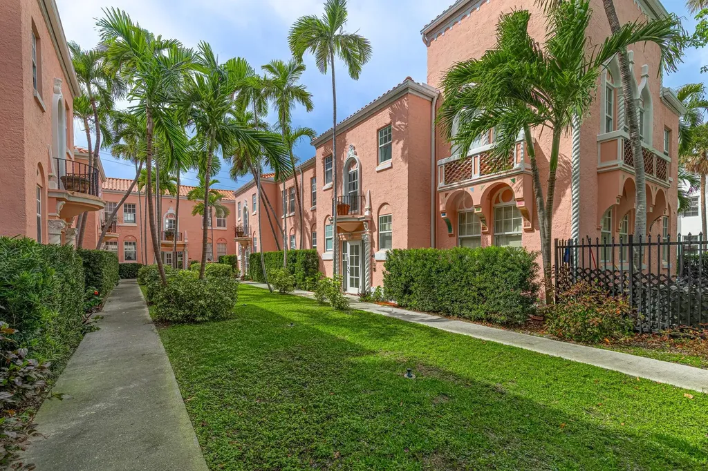 758 Meridian Avenue Miami Beach FL 33139