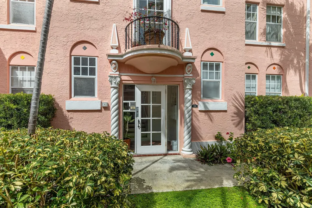 758 Meridian Avenue Miami Beach FL 33139