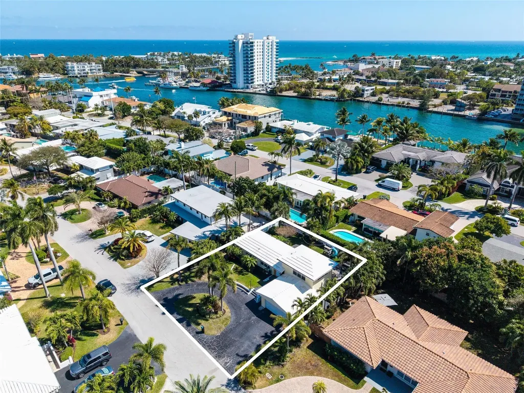 2630 NE 25th Street Lighthouse Point FL 33064