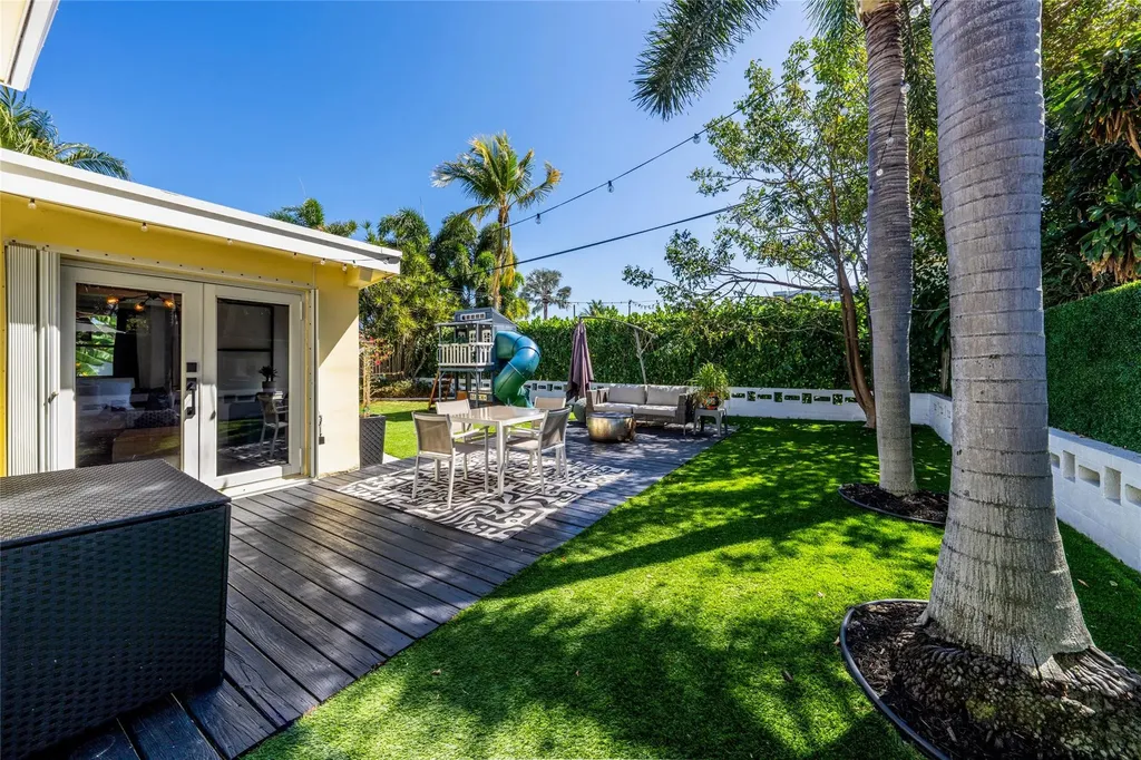 2630 NE 25th Street Lighthouse Point FL 33064