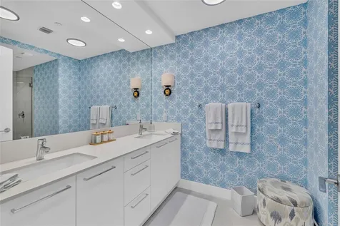 100 E Las Olas Boulevard Fort Lauderdale FL 33301
