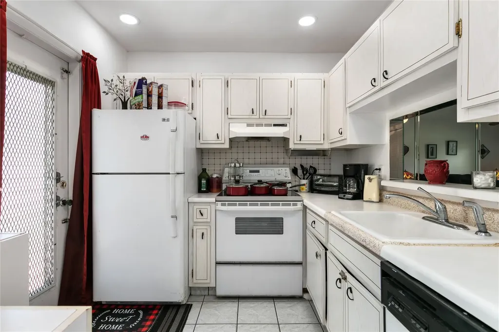 4411 NW 16th Street Fort Lauderdale FL 33313