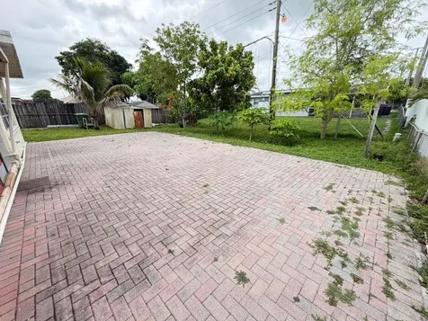 8870 Taft Street Pembroke Pines FL 33024