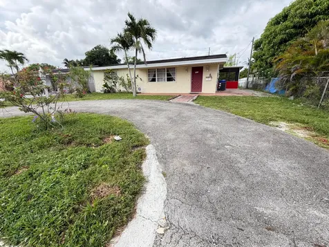 8870 Taft Street Pembroke Pines FL 33024