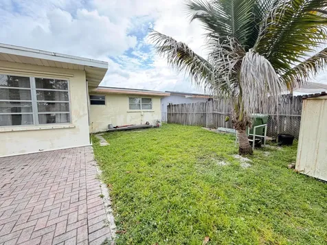 8870 Taft Street Pembroke Pines FL 33024