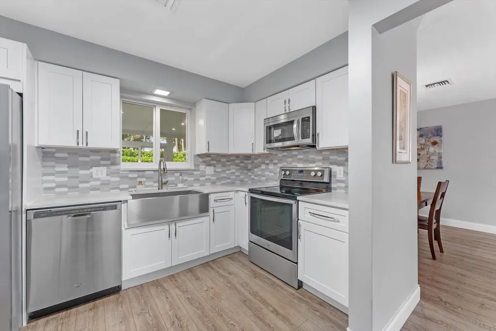 2811 NE 45th Street Lighthouse Point FL 33064