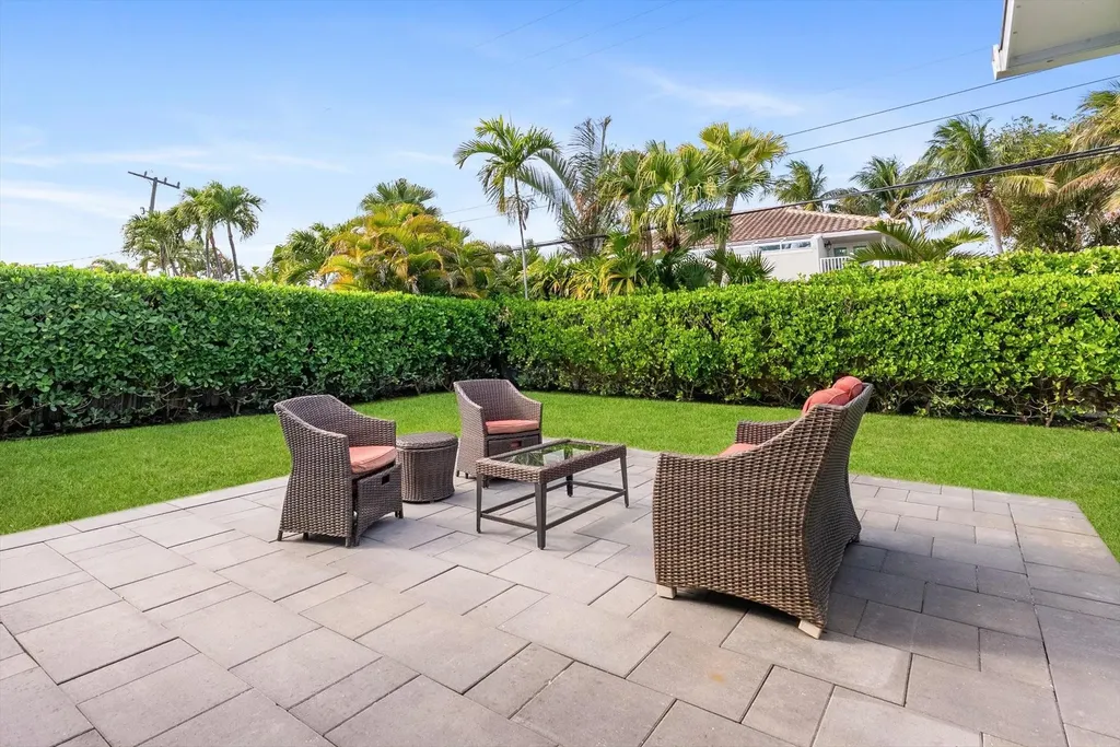 2811 NE 45th Street Lighthouse Point FL 33064