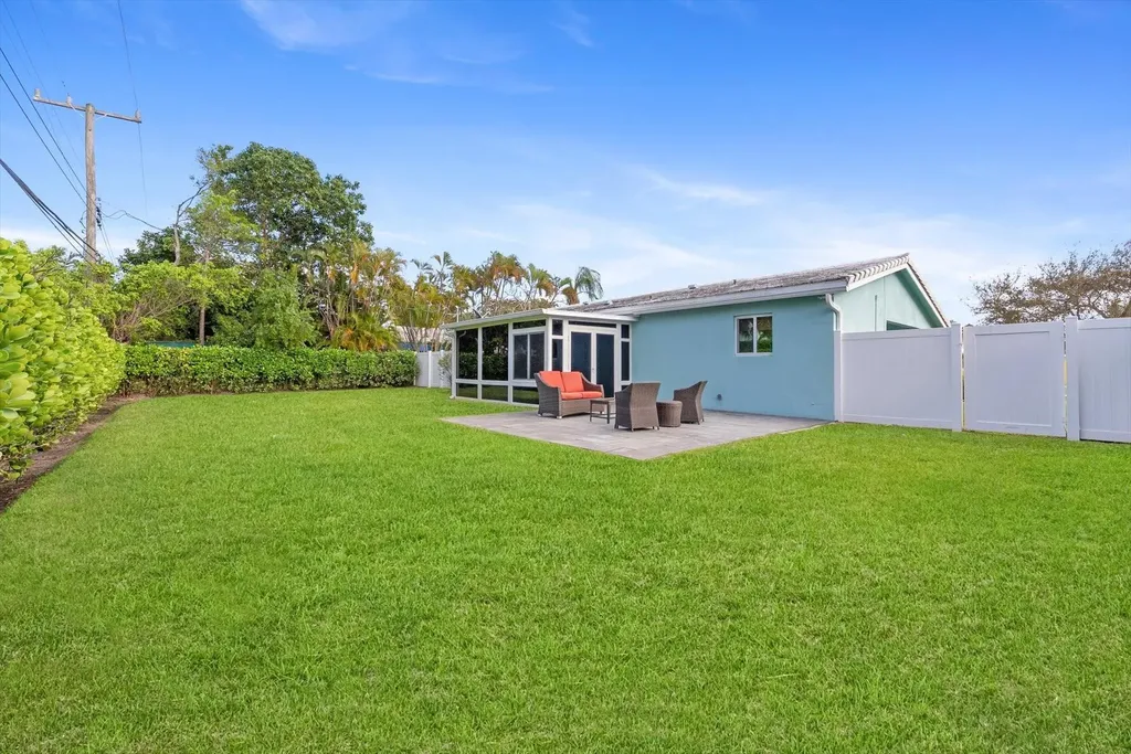 2811 NE 45th Street Lighthouse Point FL 33064