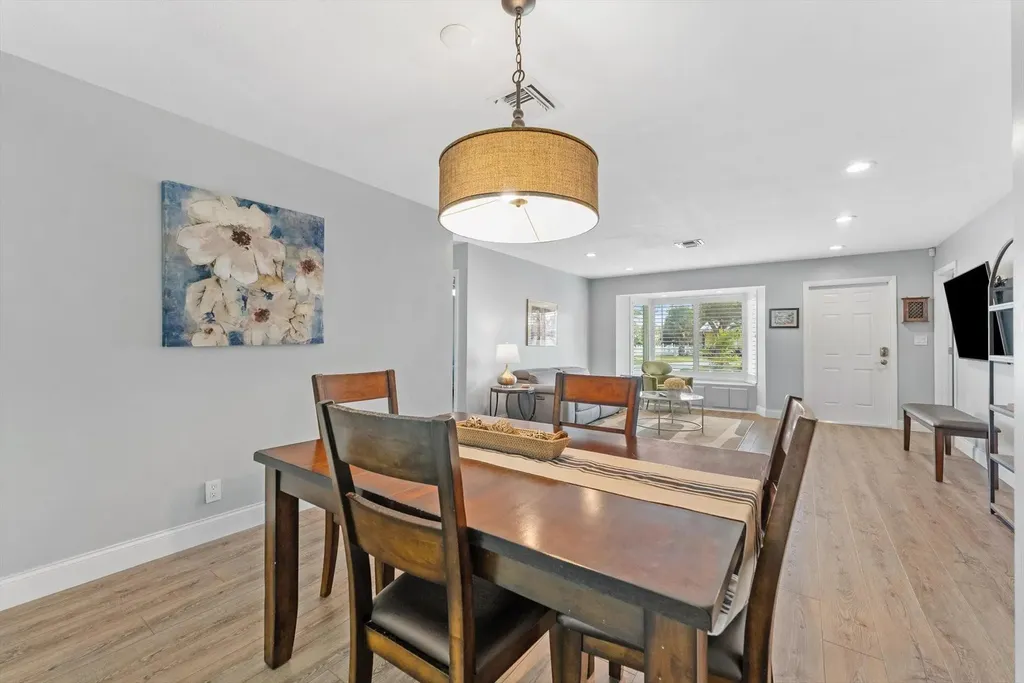 2811 NE 45th Street Lighthouse Point FL 33064