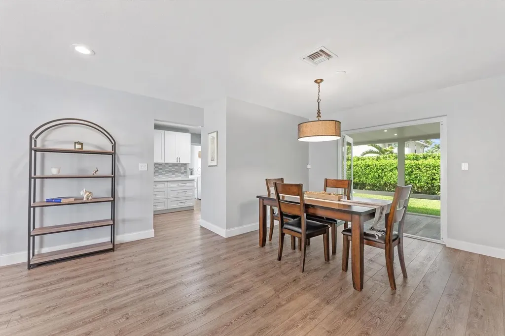 2811 NE 45th Street Lighthouse Point FL 33064