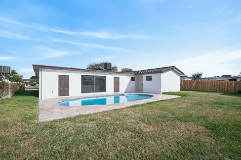 1800 N 54th Avenue Hollywood FL 33021