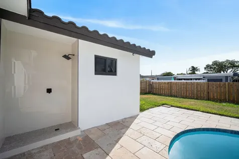 1800 N 54th Avenue Hollywood FL 33021