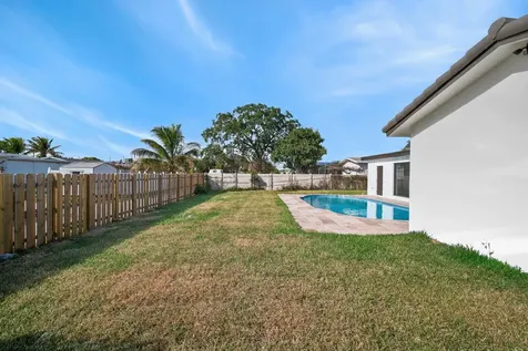 1800 N 54th Avenue Hollywood FL 33021