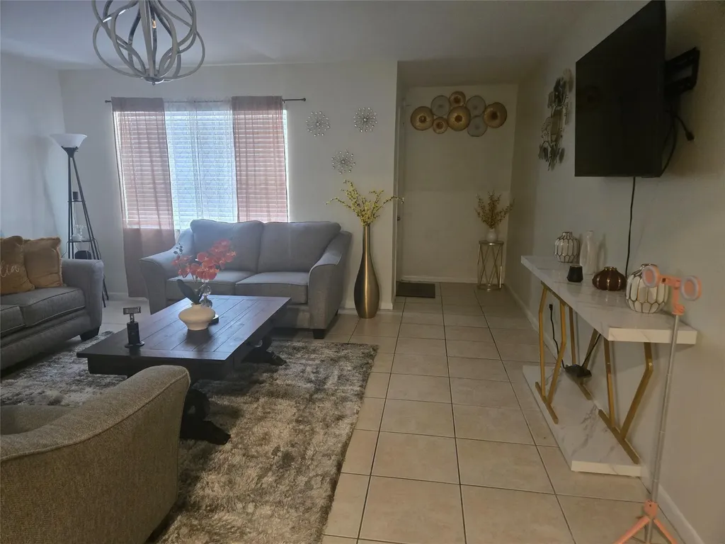296 Alemeda Drive Palm Springs FL 33461