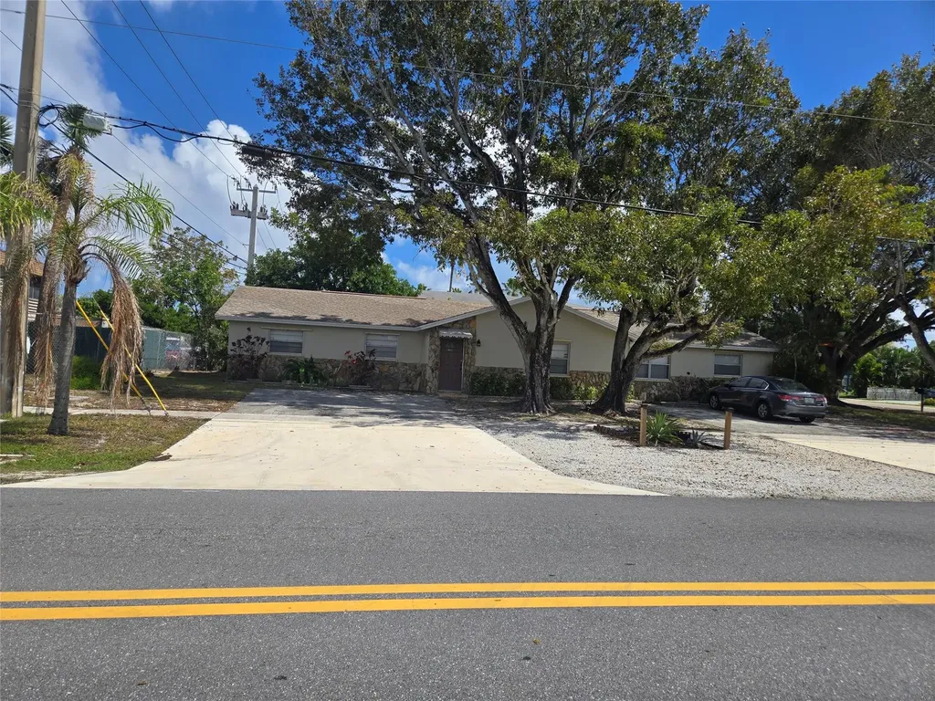 296 Alemeda Drive Palm Springs FL 33461