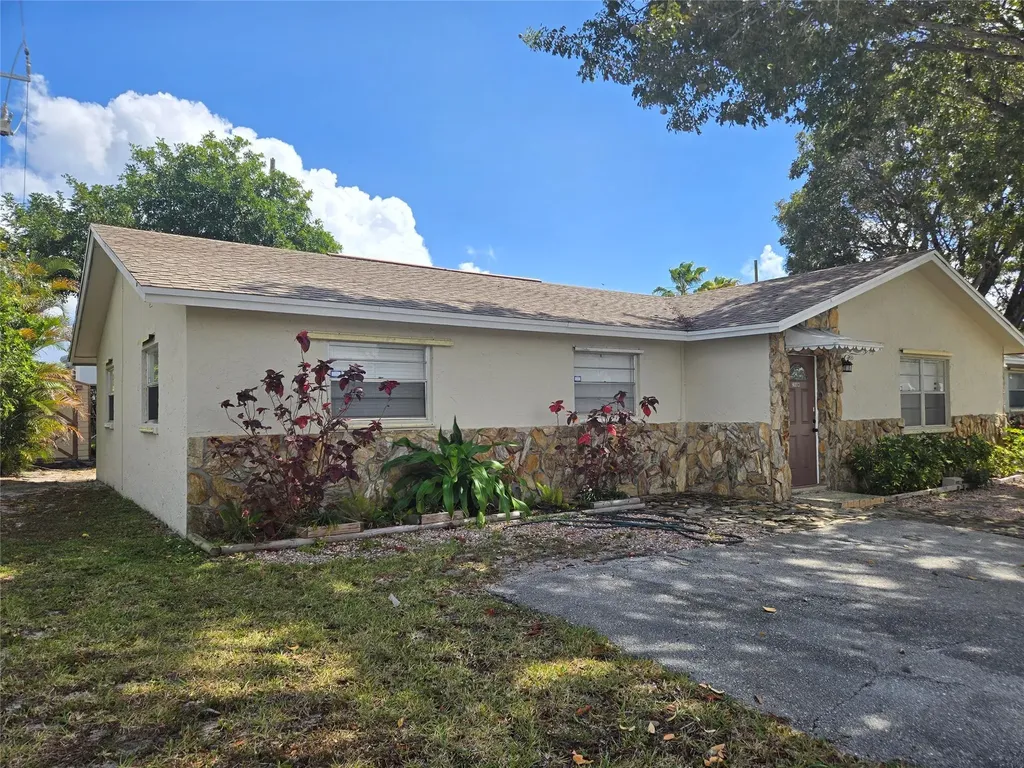 296 Alemeda Drive Palm Springs FL 33461