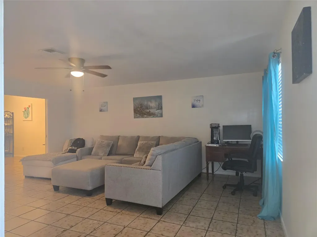 296 Alemeda Drive Palm Springs FL 33461