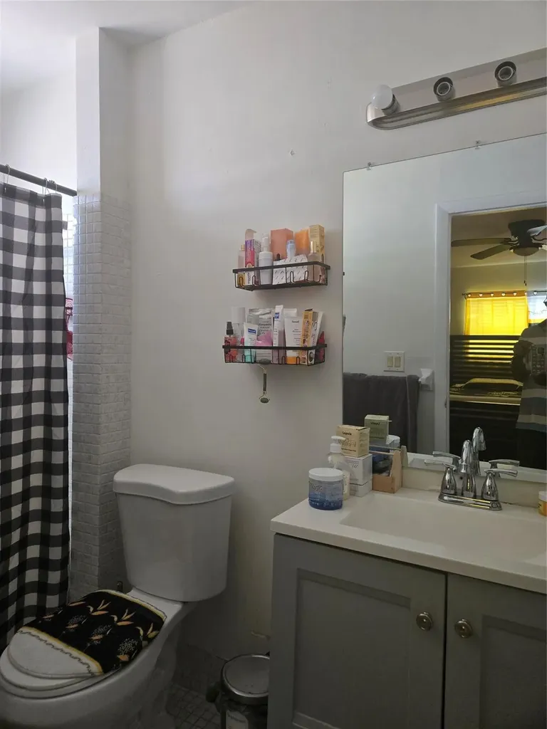 296 Alemeda Drive Palm Springs FL 33461