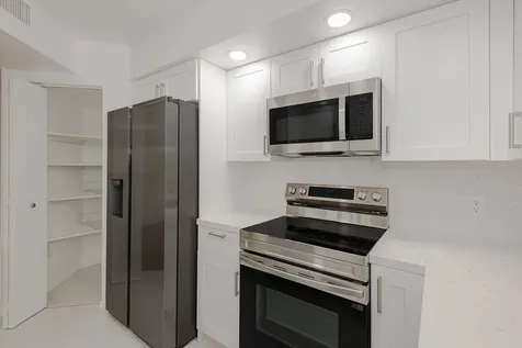 13800 SW 14th Street Pembroke Pines FL 33027