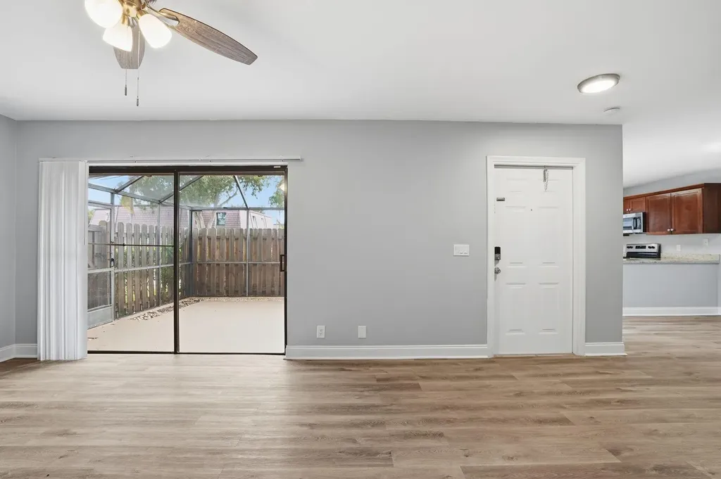 7600 Courtyard Run Boca Raton FL 33433