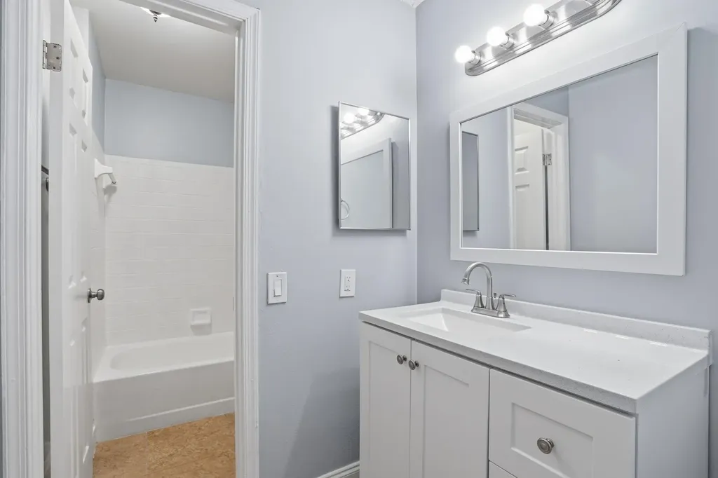 7600 Courtyard Run Boca Raton FL 33433