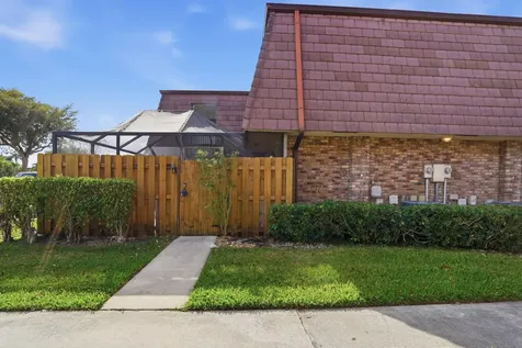 7600 Courtyard Run Boca Raton FL 33433