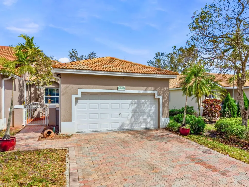 2920 E Aragon Boulevard Sunrise FL 33313