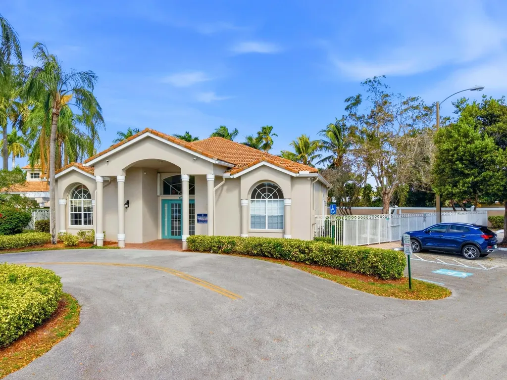 2920 E Aragon Boulevard Sunrise FL 33313