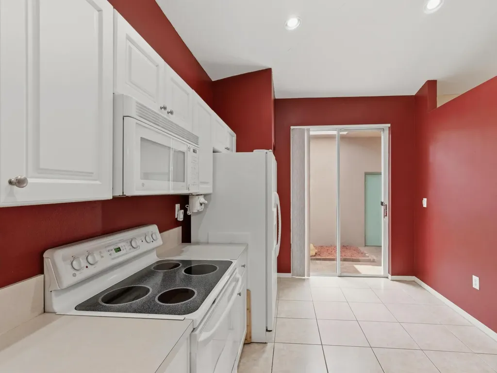 2920 E Aragon Boulevard Sunrise FL 33313