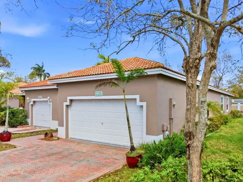 2920 E Aragon Boulevard Sunrise FL 33313
