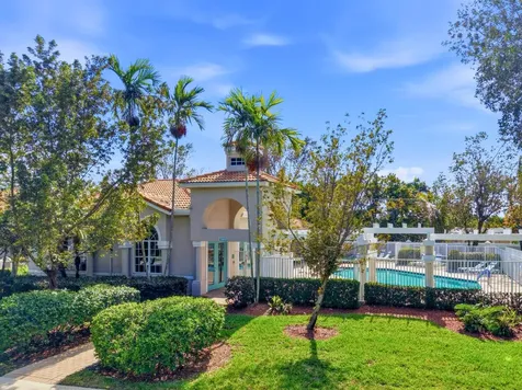 2920 E Aragon Boulevard Sunrise FL 33313