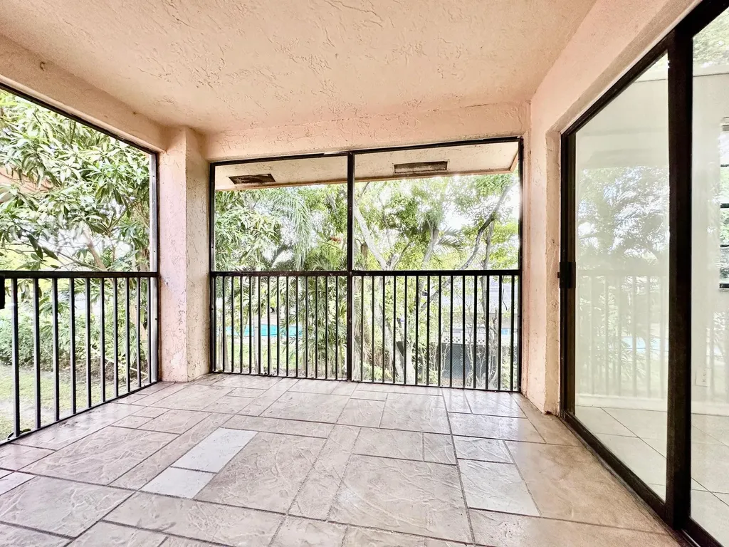 1917 NW 94th Avenue Coral Springs FL 33071