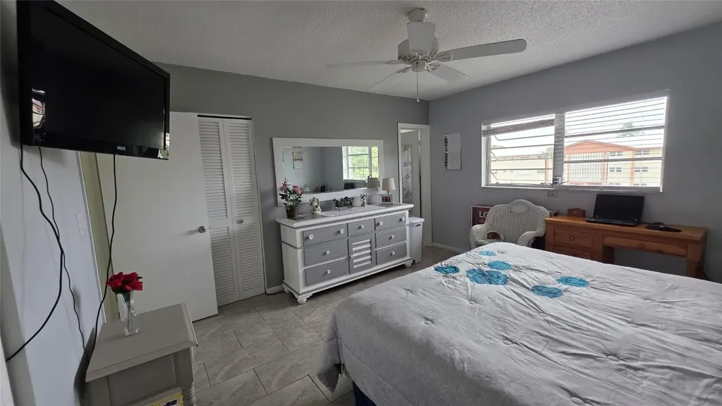 5300 Washington Street Hollywood FL 33021