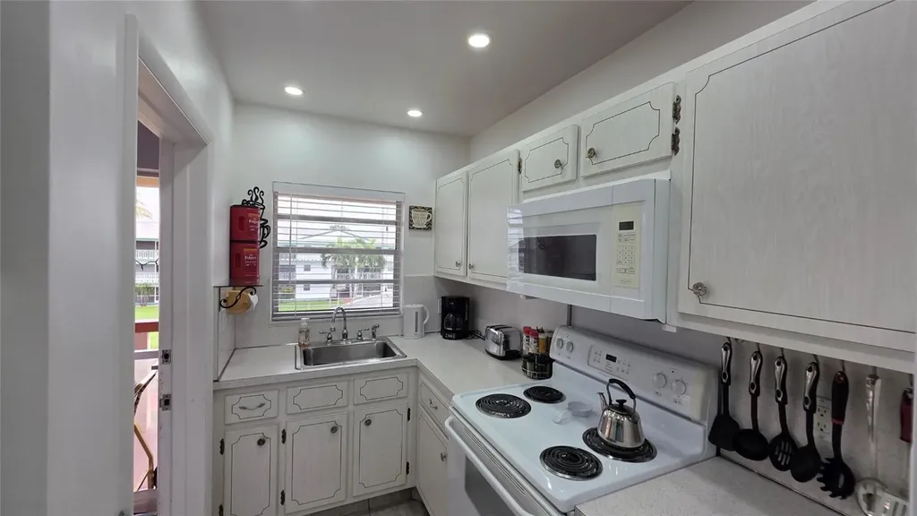 5300 Washington Street Hollywood FL 33021