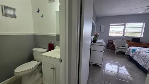 5300 Washington Street Hollywood FL 33021