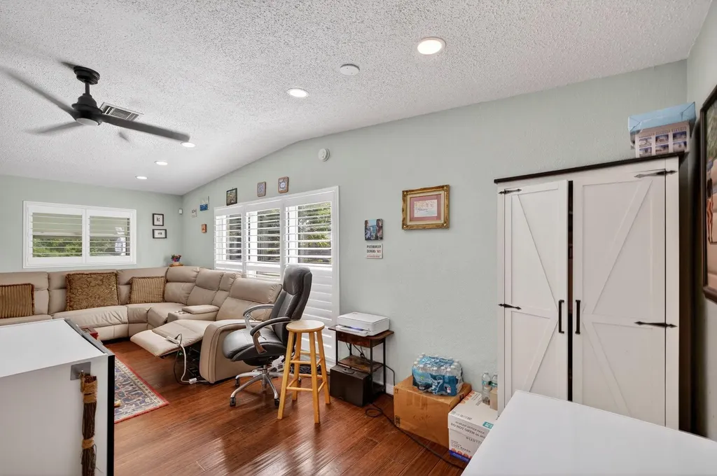 300 SW 25th Avenue Fort Lauderdale FL 33312